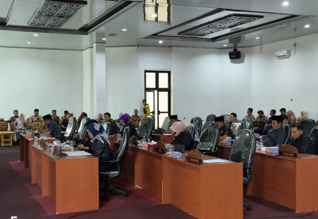 Pandang Akhir fraksi-fraksi DPRD Bengkulu Tengah Terhadap RAPBD-P Tahun 2022