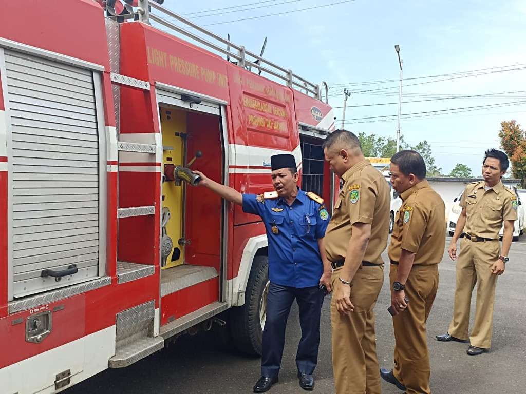 dihalam kantor Bupati Bengkulu Tengah. Senin, (26/12/22).