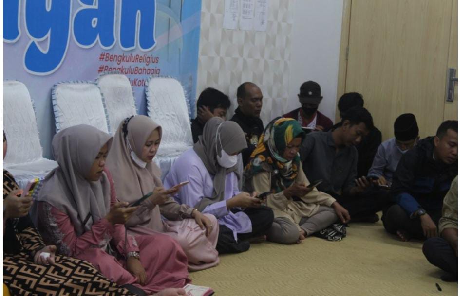 Ngaji 'Keroyokan', Kominfo Khatam Al-Quran Kurun Waktu 2 Jam