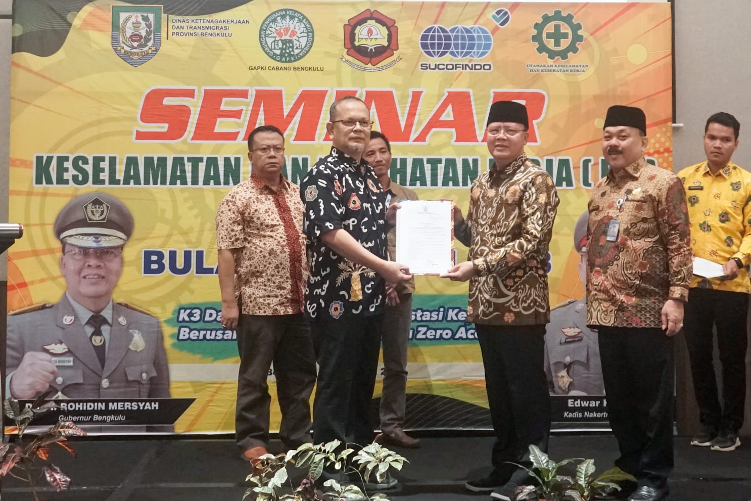 di ballroom salah satu hotel kawasan Padang Jati Kota Bengkulu, Kamis (09/02).