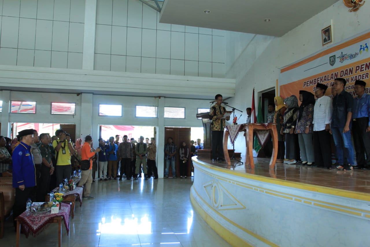 GUBERNUR DAN SATGAS PERLINDUNGAN ANAK