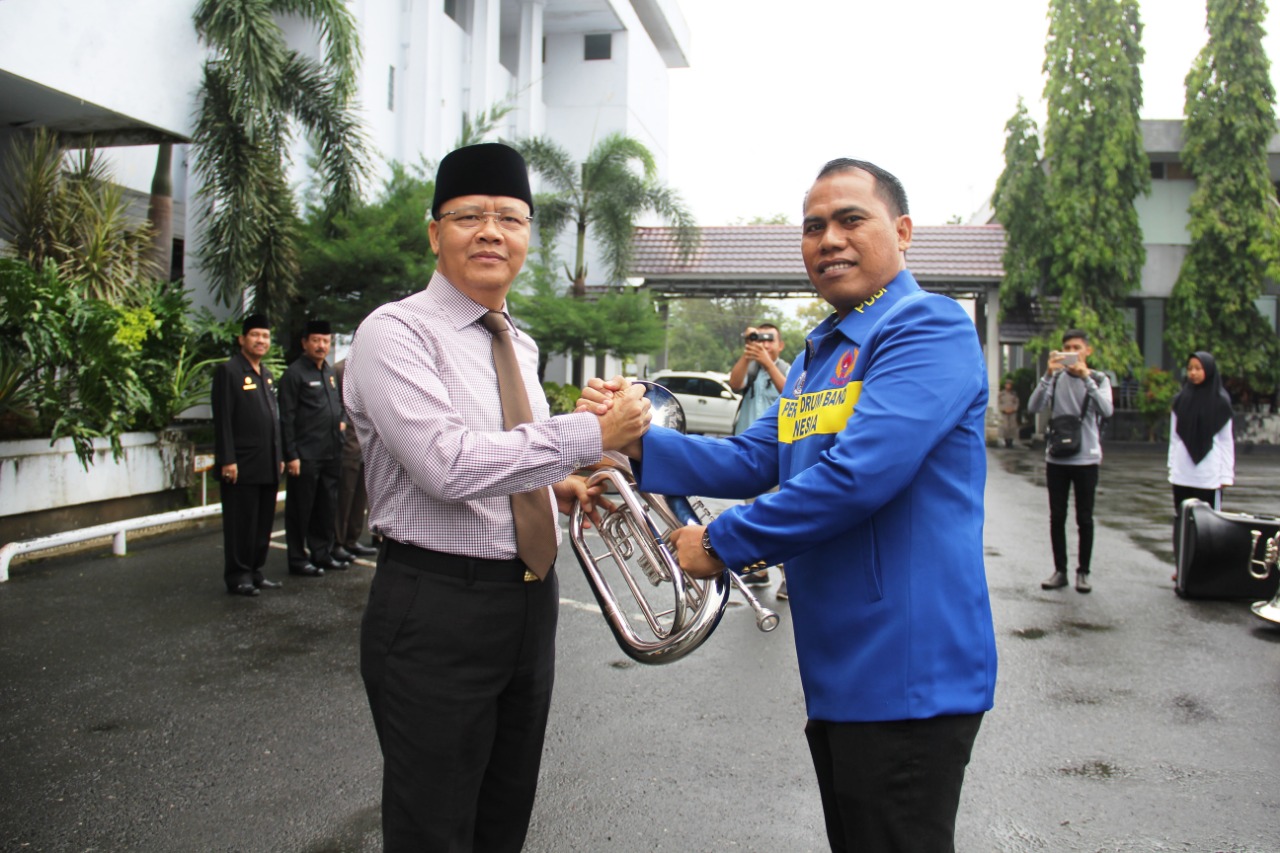 Gubernur Bengkulu,beri bantuan