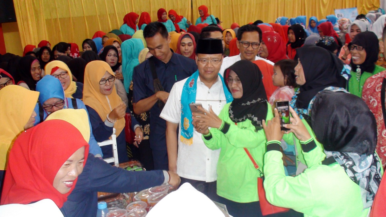 menteri dan gubernur