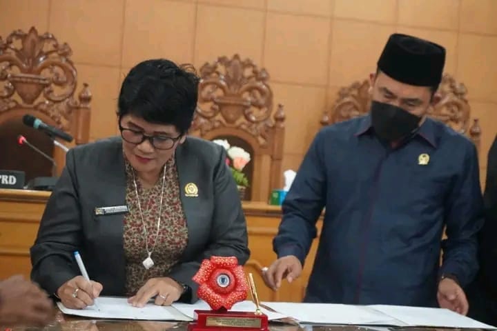 DPRD Kabupaten BU Rapat Paripurna Kata Akhir Fraksi  Terhadap Raperda LKPD 2021