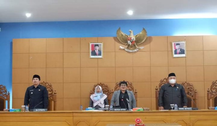 Rapat Paripurna DPRD BU,Terhadap Rencana Peraturan Daerah Pembangunan Industri