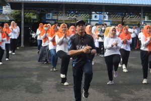 wakil walikota Bengkulu Dedy Wahyudi bersama Direktur Utama RSHD Adakan Senam Dan Donar Darah
