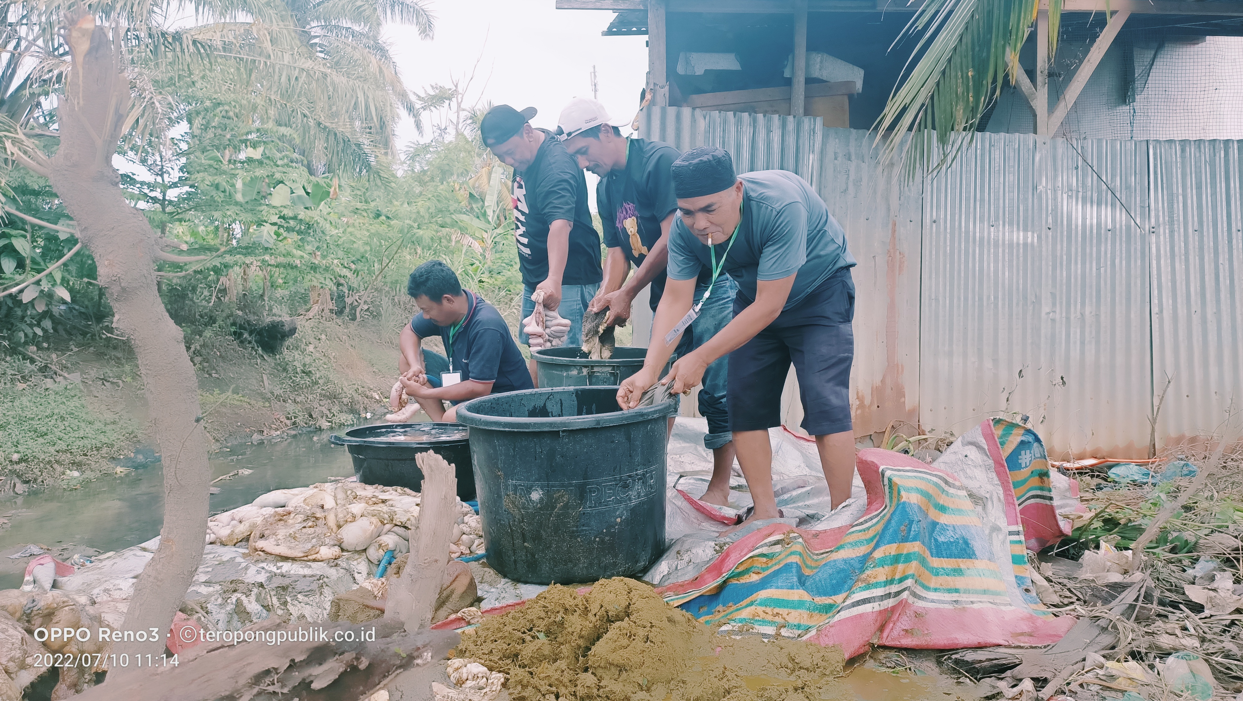 Pembersih tai kurban