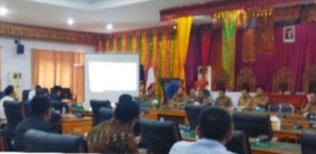 DPRD dan TPAD BU Rapat Membahas APBD-P 2022