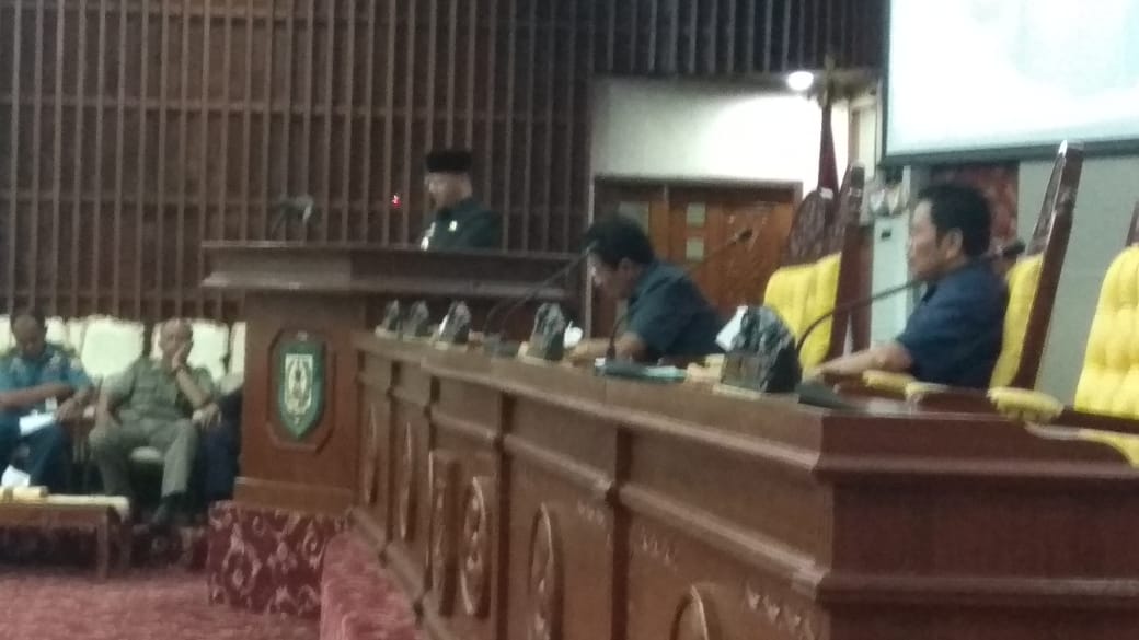 Rapat Paripurna Dengan Agenda Nota Penjelasan Gubernur Atas Raperda Rencana Umun Energi Daerah