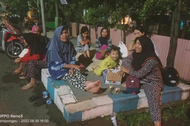 Bengkulu Banjir lagi,Warga Ngungsi Diatas Trotoar Jalan