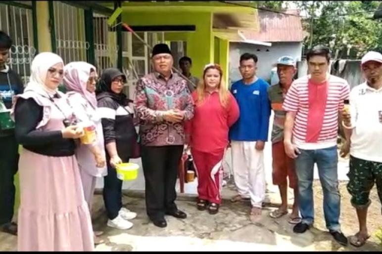 RDB dan Bang Ken Gelar Bakti Sosial Pengecatan Musolah Istiqlal Sukamerindu